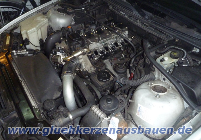 Abgerissene Glhkerze ausbauen aus BMW 320d
                    e46