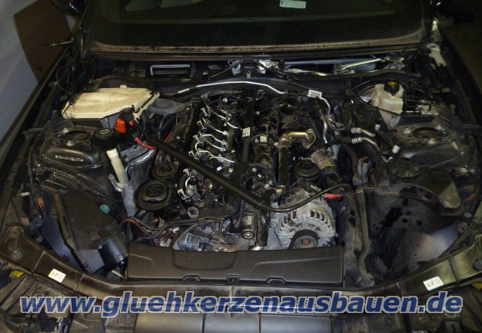 Abgerissene Glhkerze ausbauen aus BMW 330d
                    e90