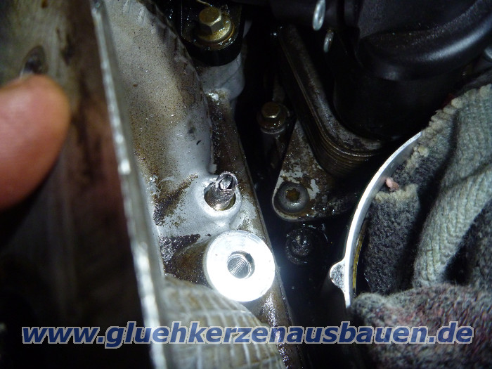 Abgerissene Glhkerze ausgebaut aus
                            Citroen C5 mit 2.7 Motor