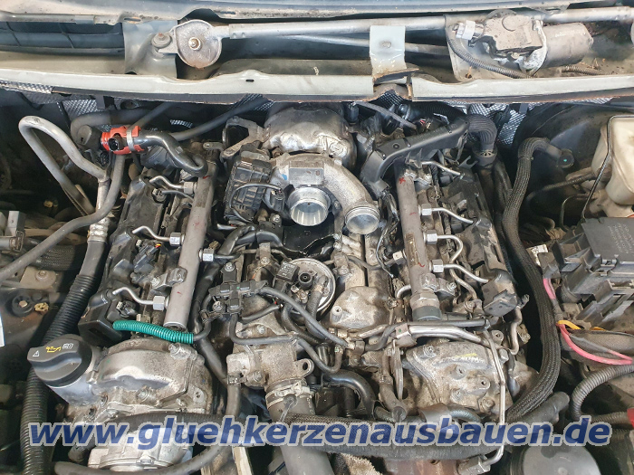 Abgerissene Glhkerze ausbauen aus Jeep
                      Commander mit 3.0 CRD Motor