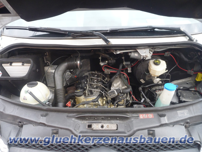 Abgerissene Glhkerze ausbauen aus
                          Mercedes Sprinter W906 mit 2.2 Motor