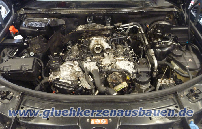 Abgerissene Glühkerze ausbauen aus Mercedes
ML W164 mit V8 Motor